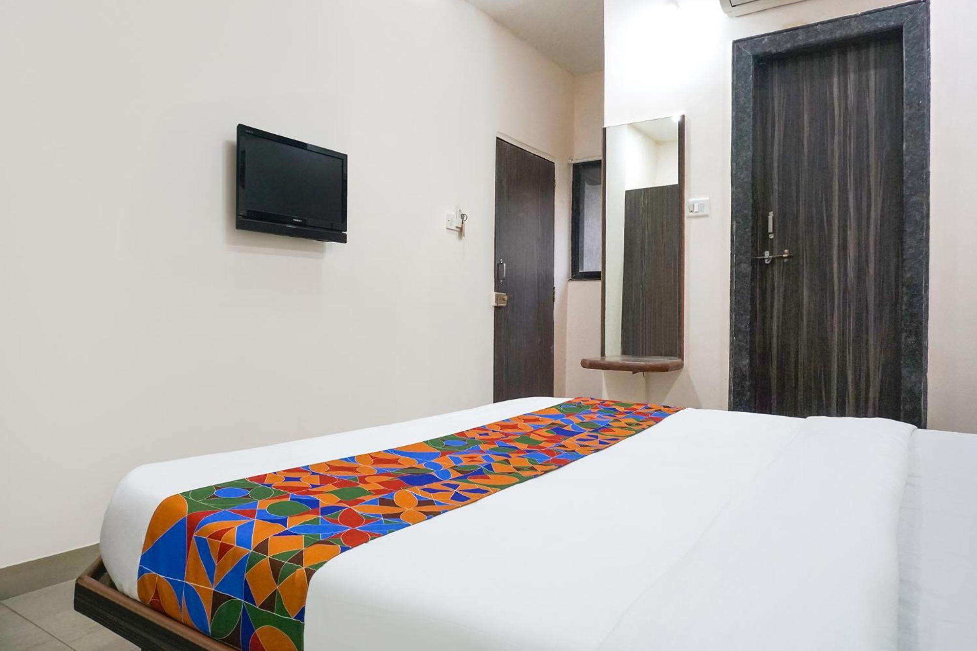 Fabhotel Rachana Residency - Nr Shivaji Nagar Metro Station Пуне Екстер'єр фото