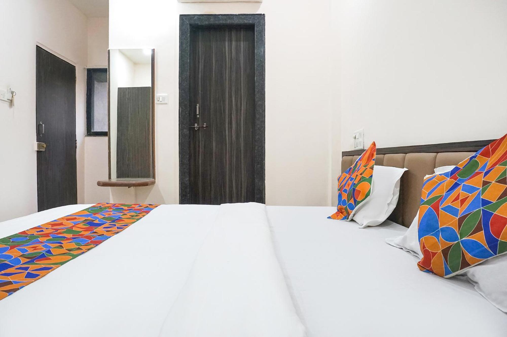 Fabhotel Rachana Residency - Nr Shivaji Nagar Metro Station Пуне Екстер'єр фото