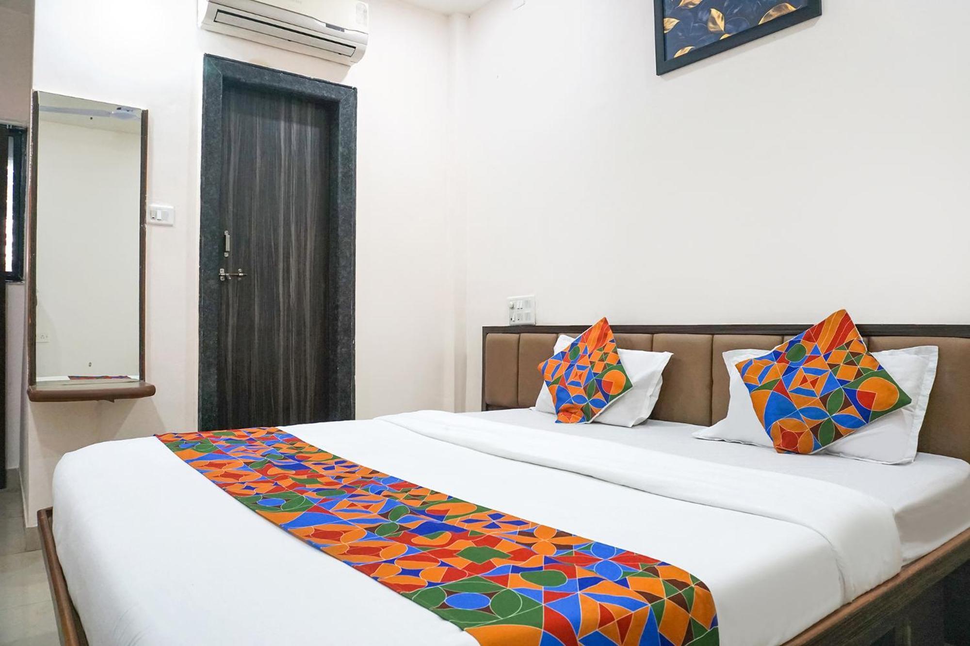 Fabhotel Rachana Residency - Nr Shivaji Nagar Metro Station Пуне Екстер'єр фото