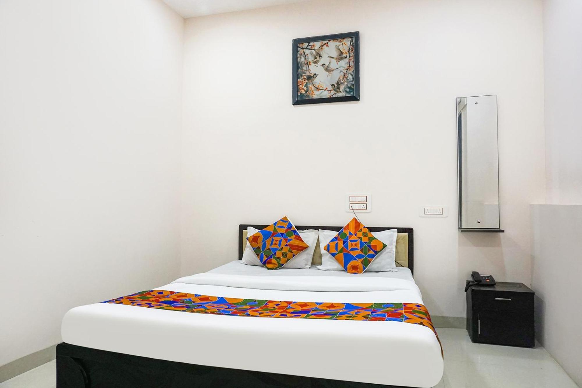Fabhotel Rachana Residency - Nr Shivaji Nagar Metro Station Пуне Екстер'єр фото