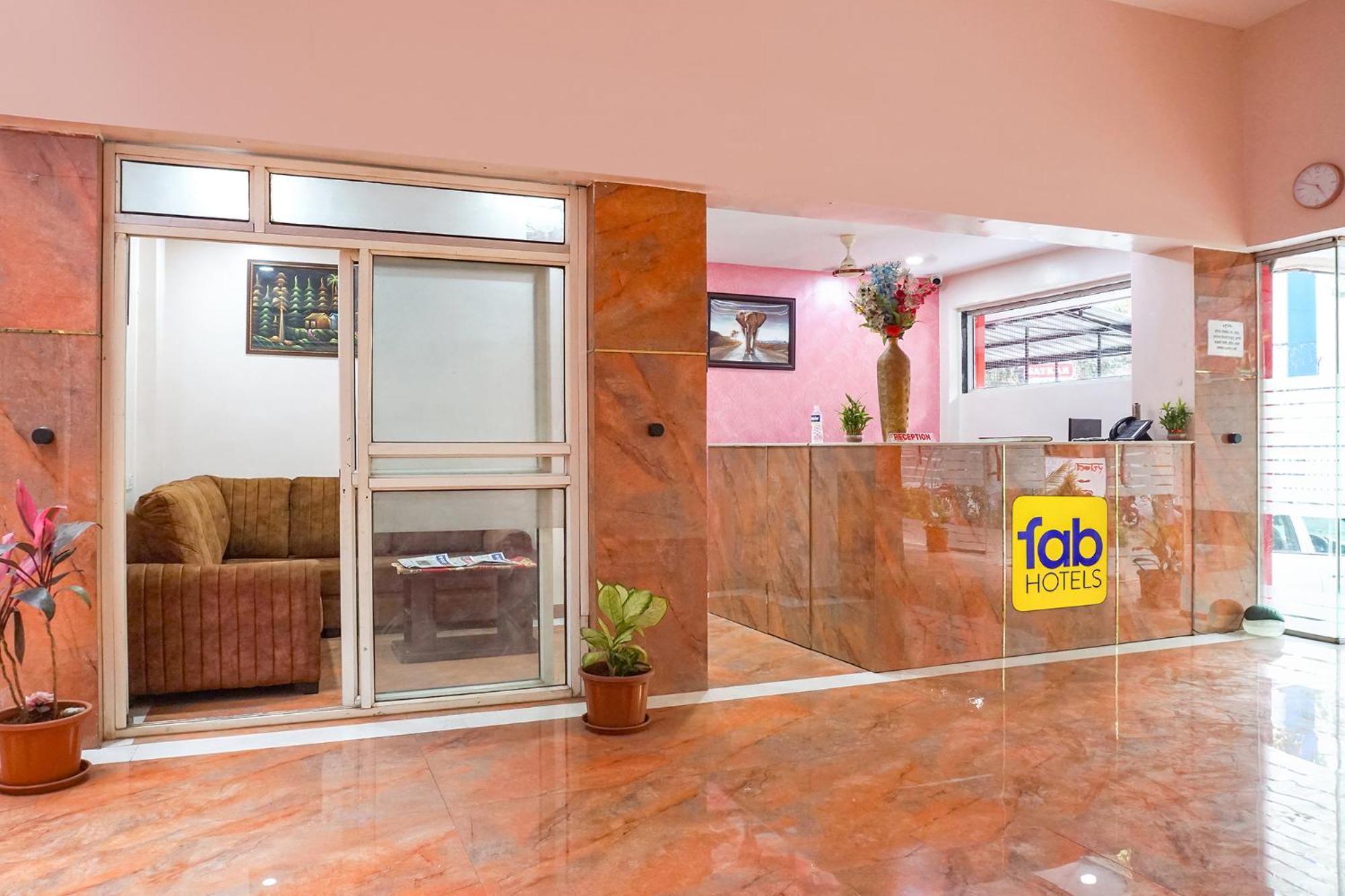 Fabhotel Rachana Residency - Nr Shivaji Nagar Metro Station Пуне Екстер'єр фото